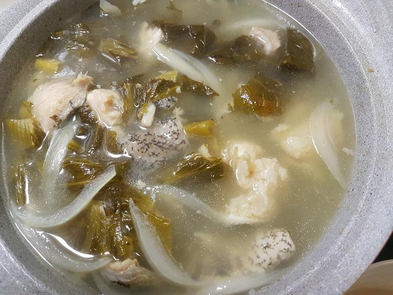 酸菜龙胆石斑鱼汤