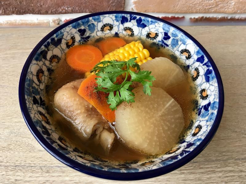 萝卜土鸡肉骨茶