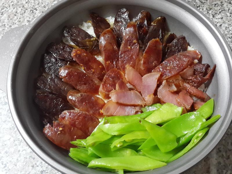 港式腊肠煲仔饭