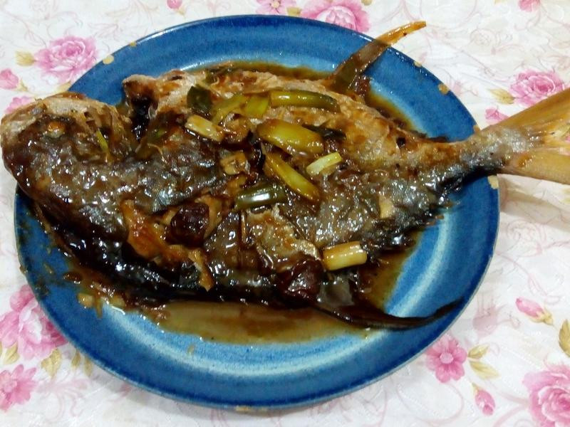 梅汁钿煮黑鲳鱼