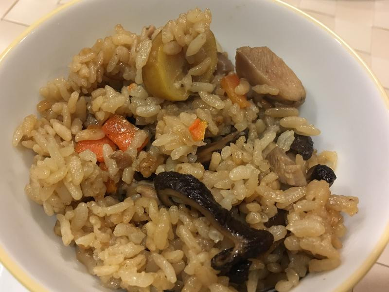 栗子土鸡腿炊饭