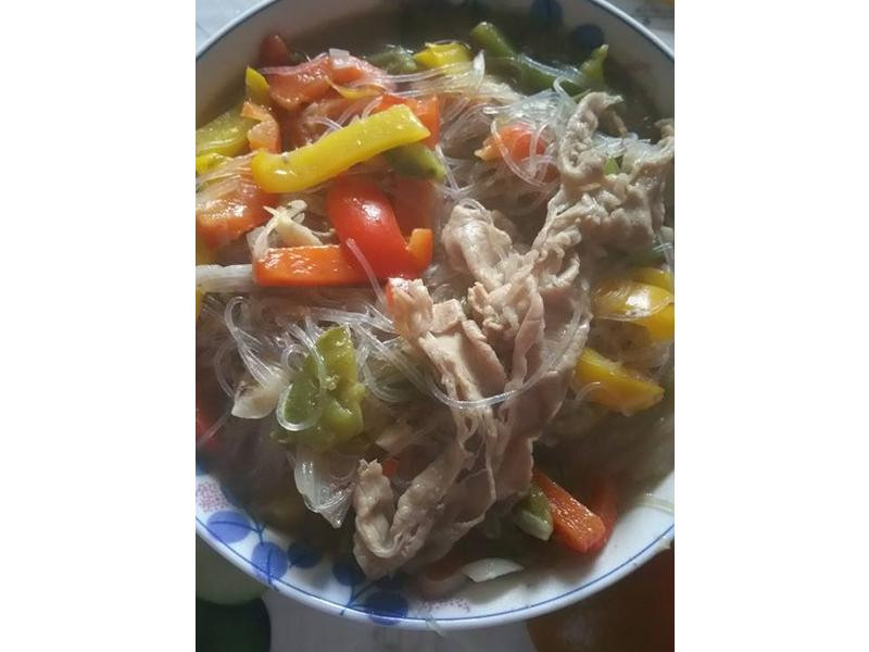 肥牛三色椒粉丝锅