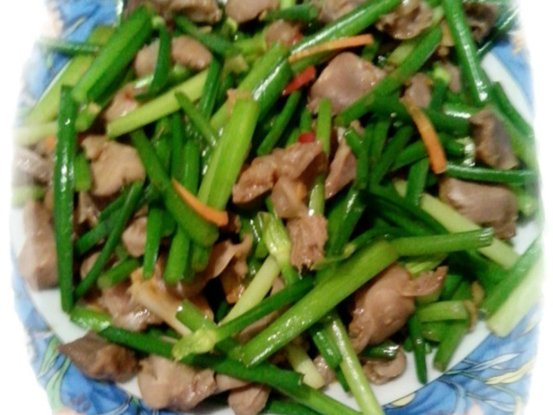 韭菜花炒鸡胗(湖南小炒)
