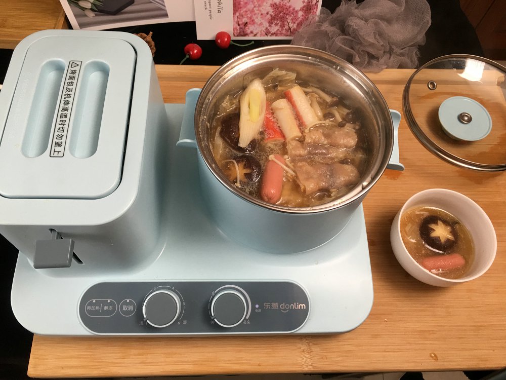 鲜菌菇肥牛锅