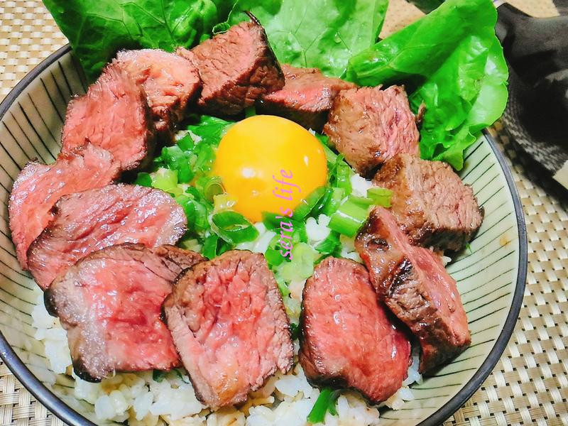牛排盖饭