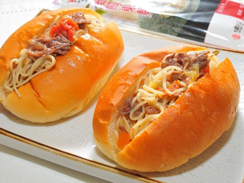 番茄牛杂炒面面包