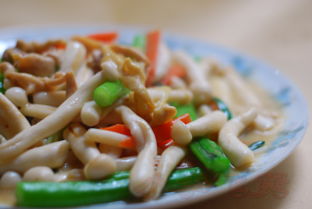 海鲜菇炒鸡肠
