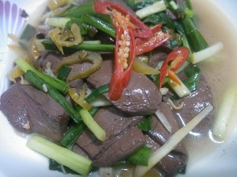 酸菜炒鸭血