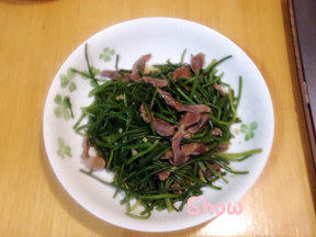 烟燻鸡胗炒水莲