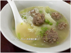 小鱼肉丸子营养粥