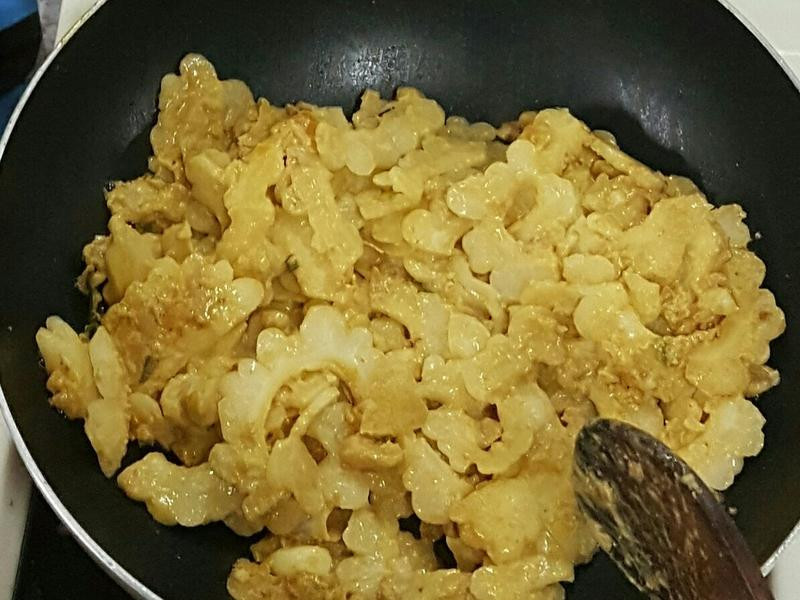 苦瓜炒咸蛋黄