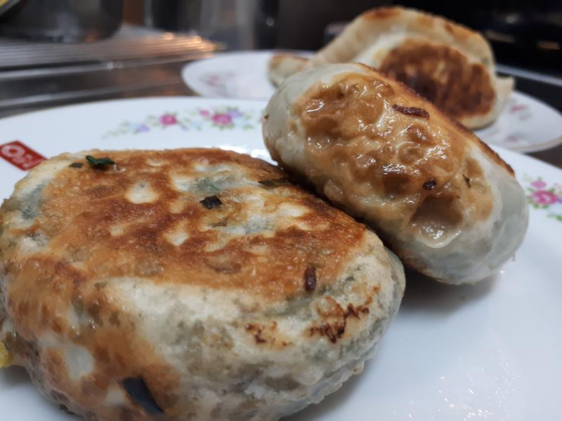 圆圆韭菜盒