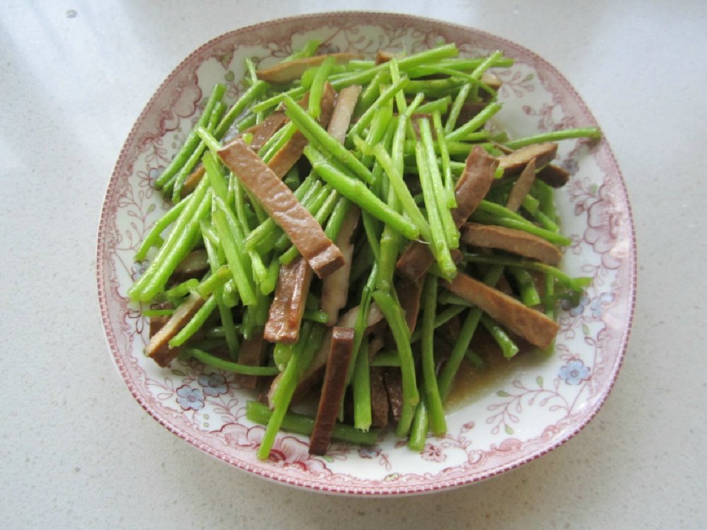 芦蒿香干