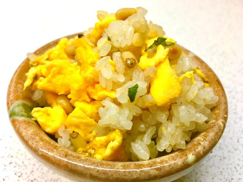 松子蛋炒饭