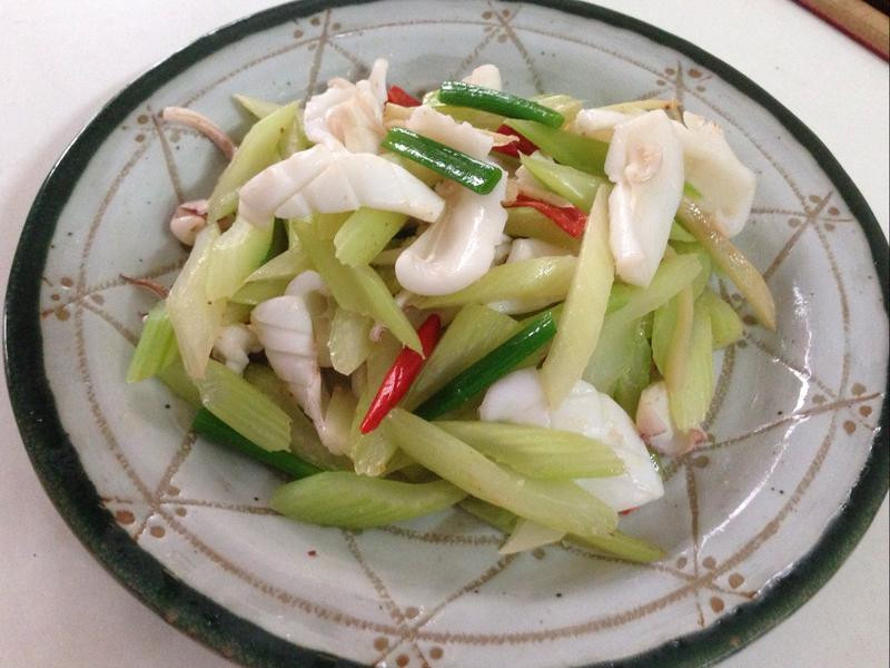 西芹炒小卷