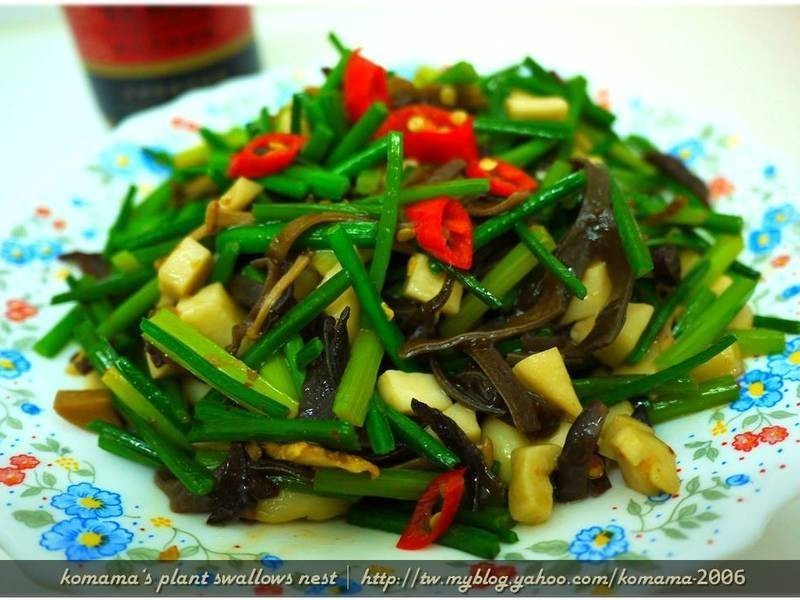 麻辣黑菇酱炒韭菜