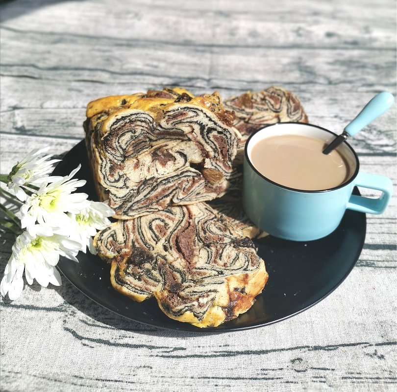 火麻黑芝麻酱红豆沙面包
