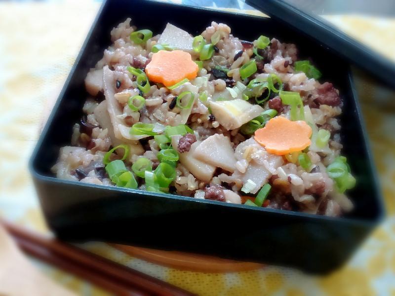野蔬春笋炊饭