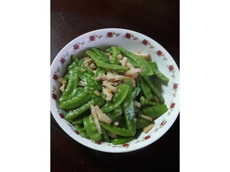 扁豆炒三层肉丝