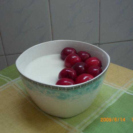 牛奶杏仁豆腐脑
