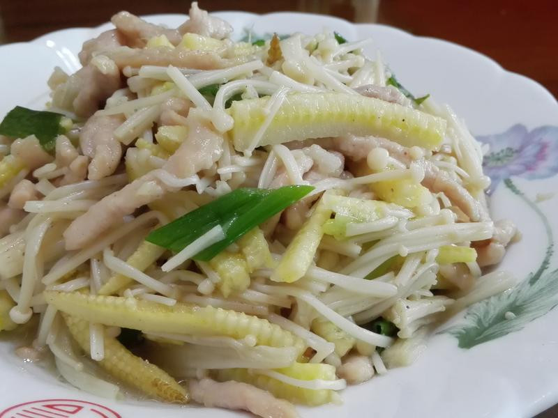 金针菇炒玉米笋