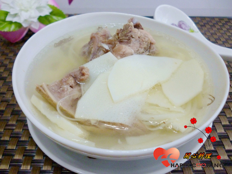 清炖排骨笋片汤
