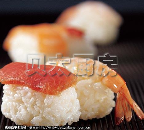 海鲜手握饭团