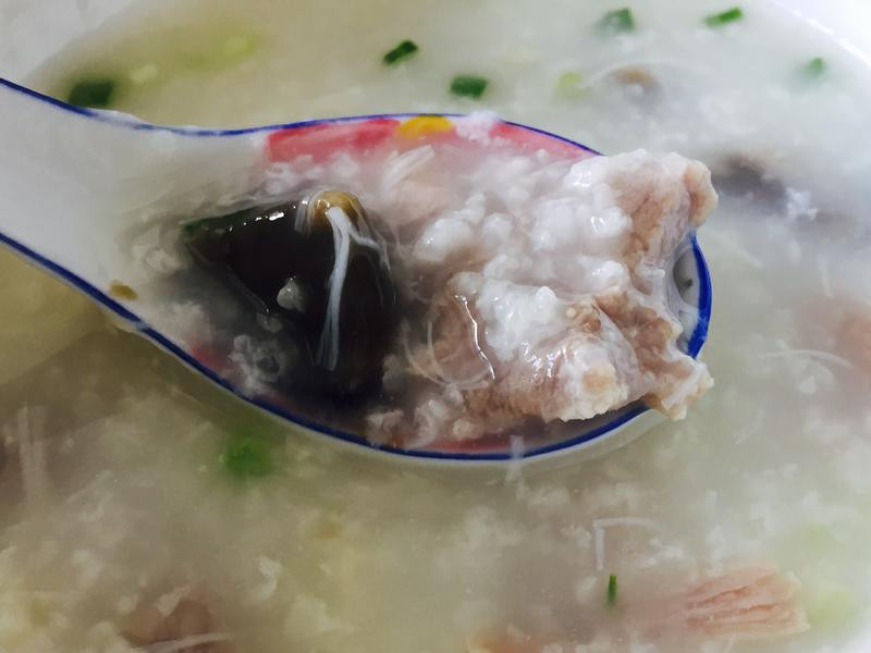 皮蛋廋肉瑶柱粥