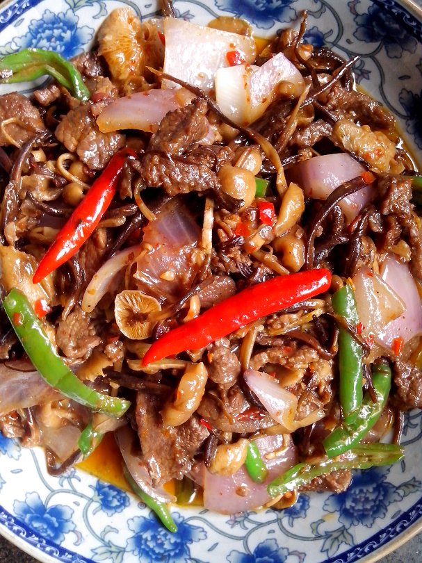 干茶树菇炒牛柳