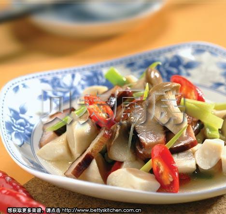鸡腿菇炒腊肉