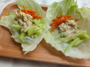 鸡丝粉皮生菜包