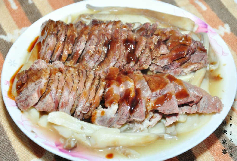 鸡腿菇扒牛肉