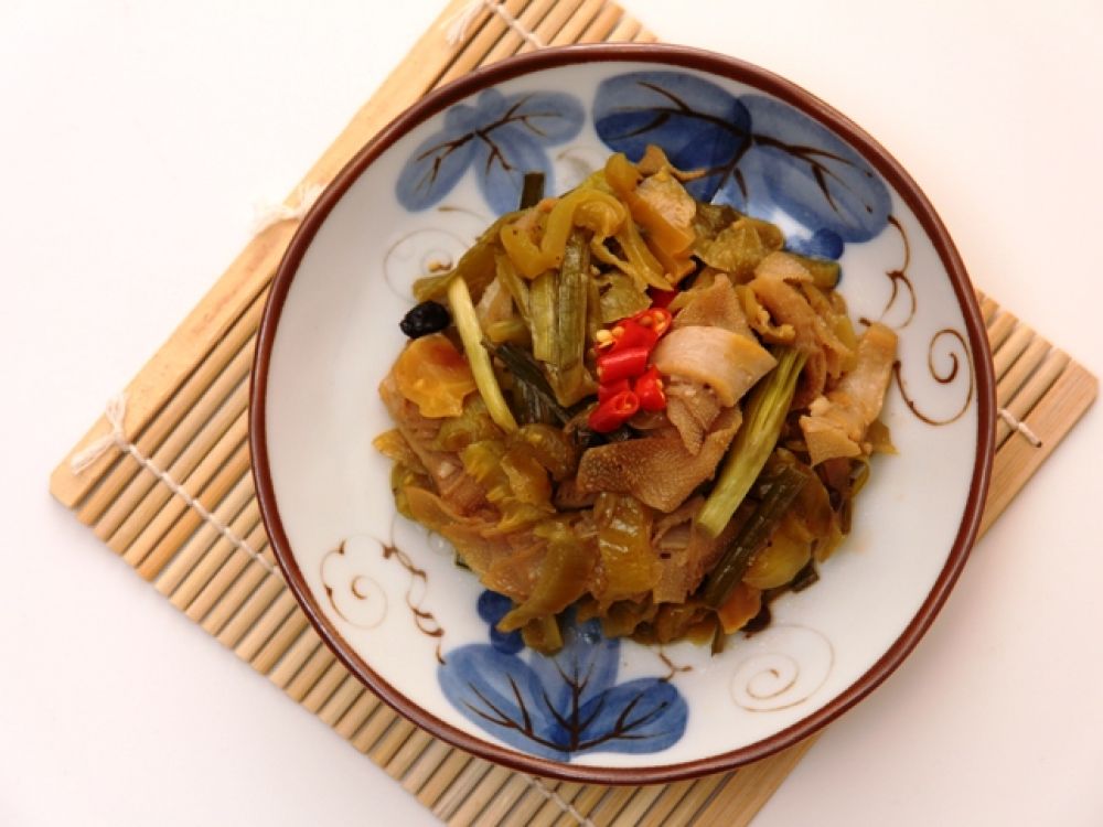 酸菜炒牛栢叶
