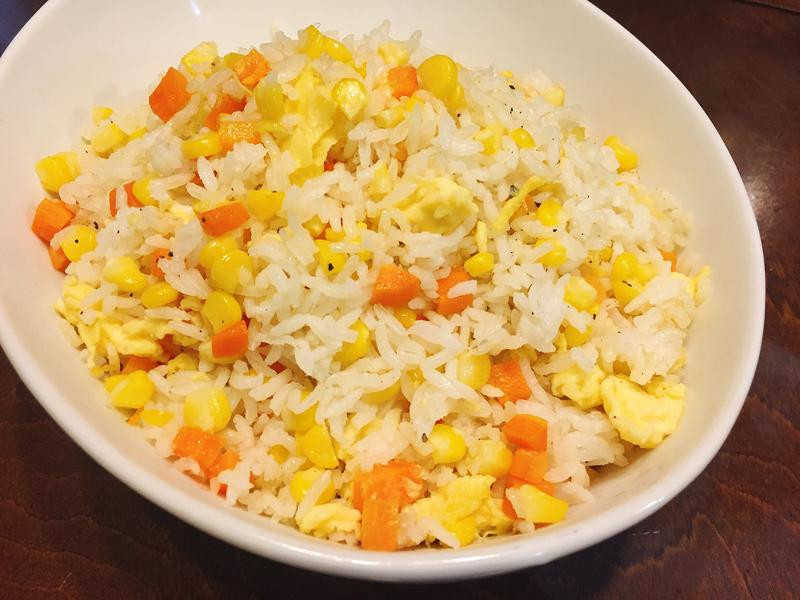 黄金玉米蛋炒饭