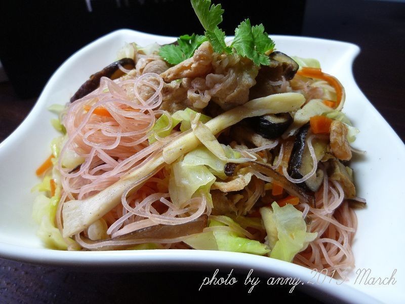 肉片红曲米粉炒