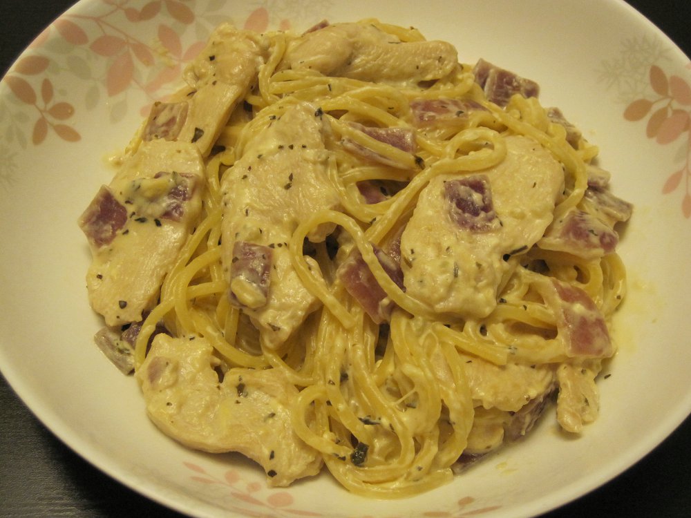 奶油雞肉意大利麵
