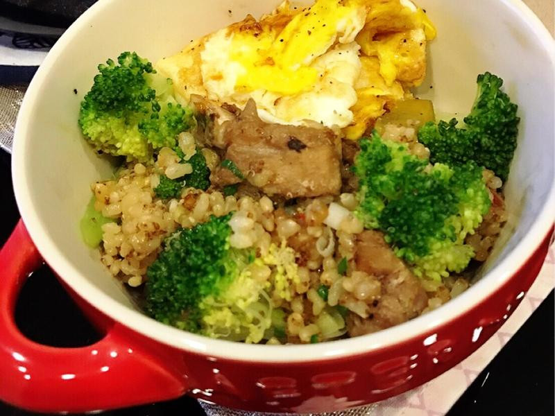 红藜糙米煲仔饭