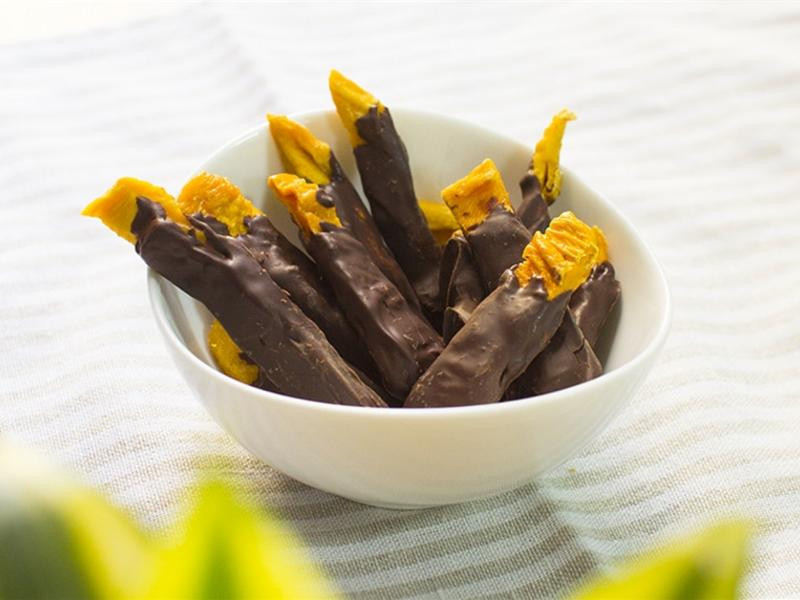 丝滑黑巧克力芒果条