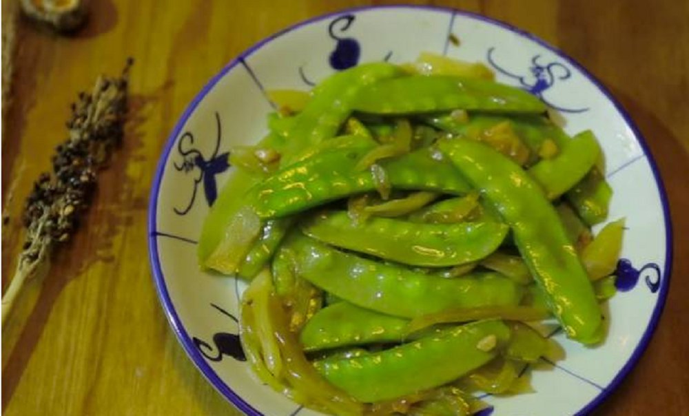 咸菜炒荷兰豆
