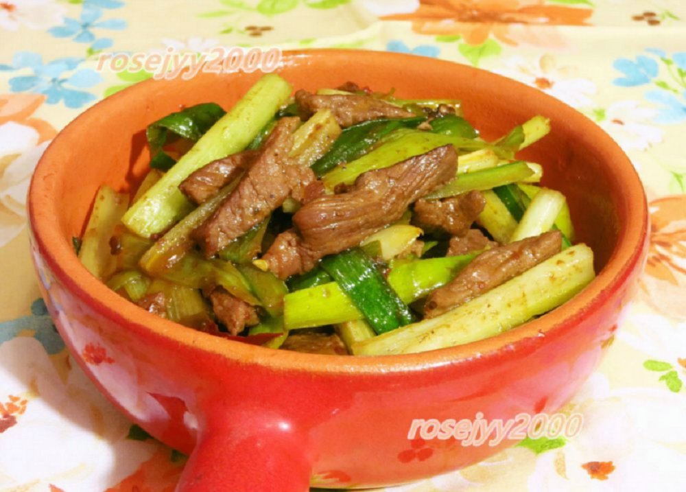 干锅牛肉芹菜