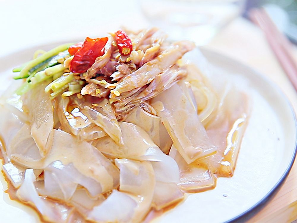 麻辣鸡丝粉皮