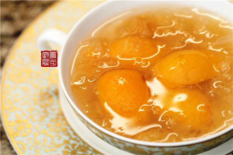 枇杷银耳糖水