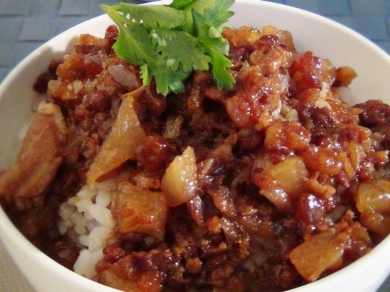 白甘蔗卤肉饭