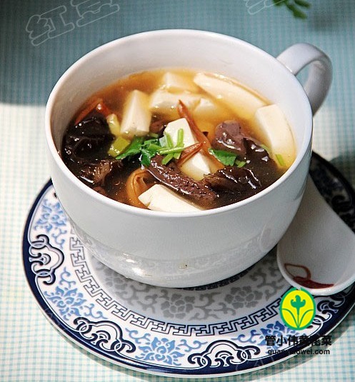 鸭血黄花菜豆腐羹