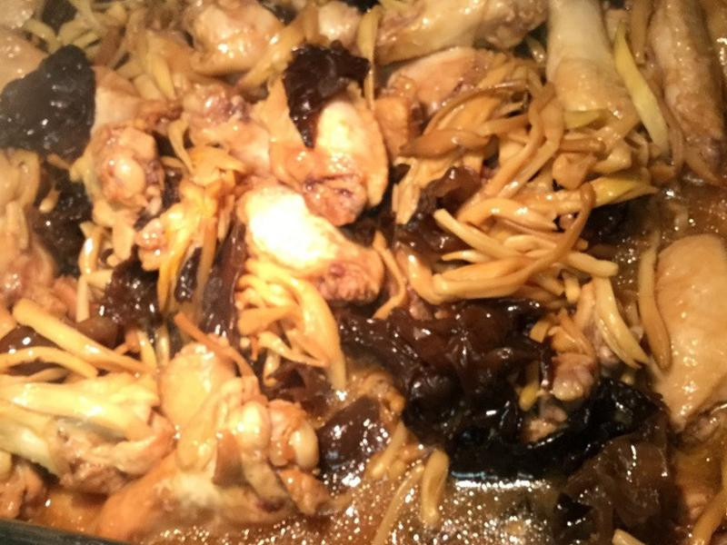 金针菜云耳烤鸡翅