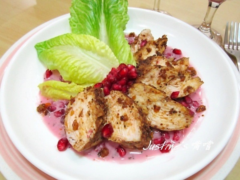 香料鸡肉片佐红石榴优格酱