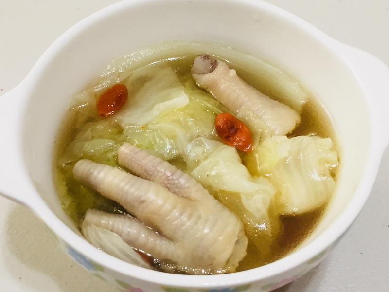 枸杞白菜凤爪汤