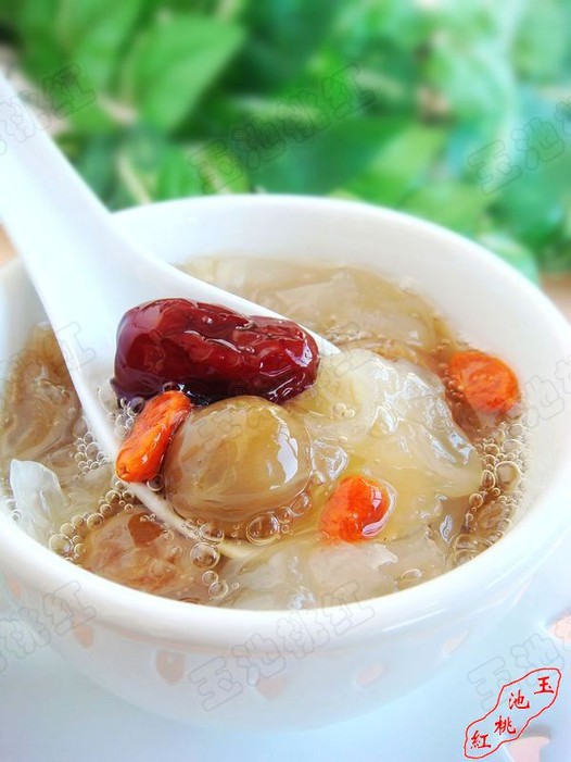 桂圆银耳红枣羹