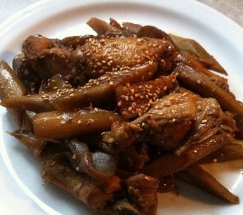 鸡翅牛蒡煮
