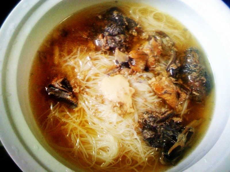 椰子乌鸡汤米粉